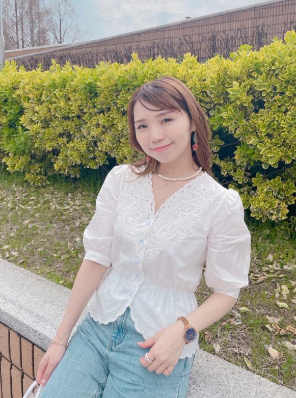 フレンチ刺繍ブラウス