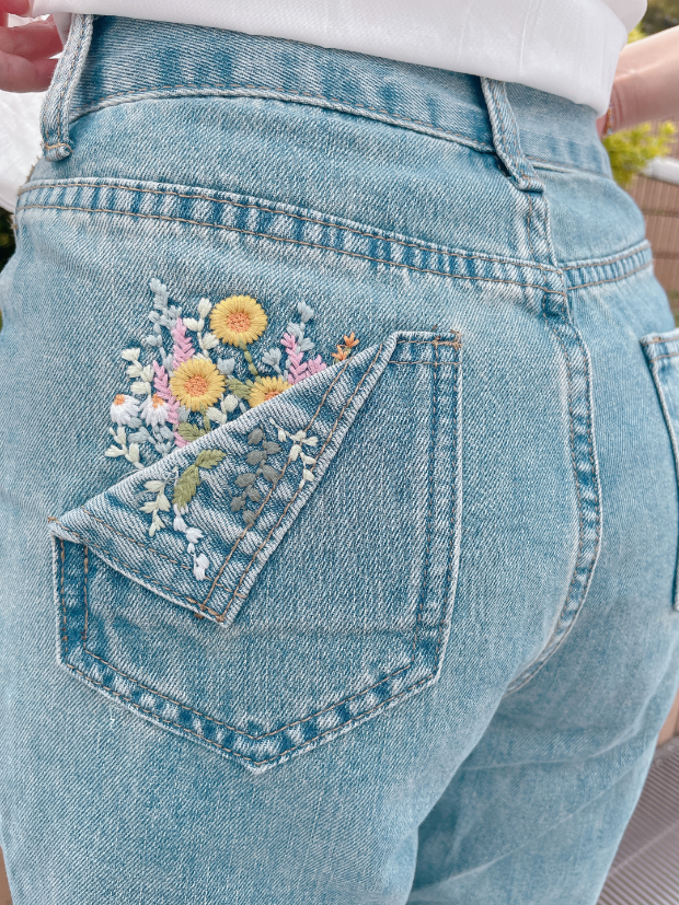 フラワー刺繍ストレートデニム