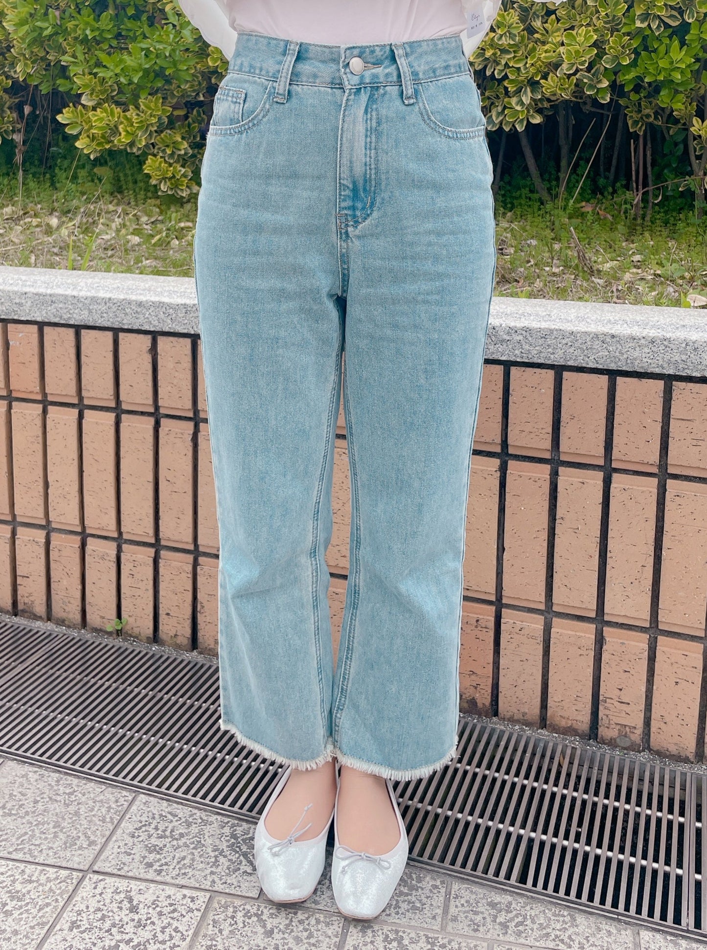 フラワー刺繍ストレートデニム