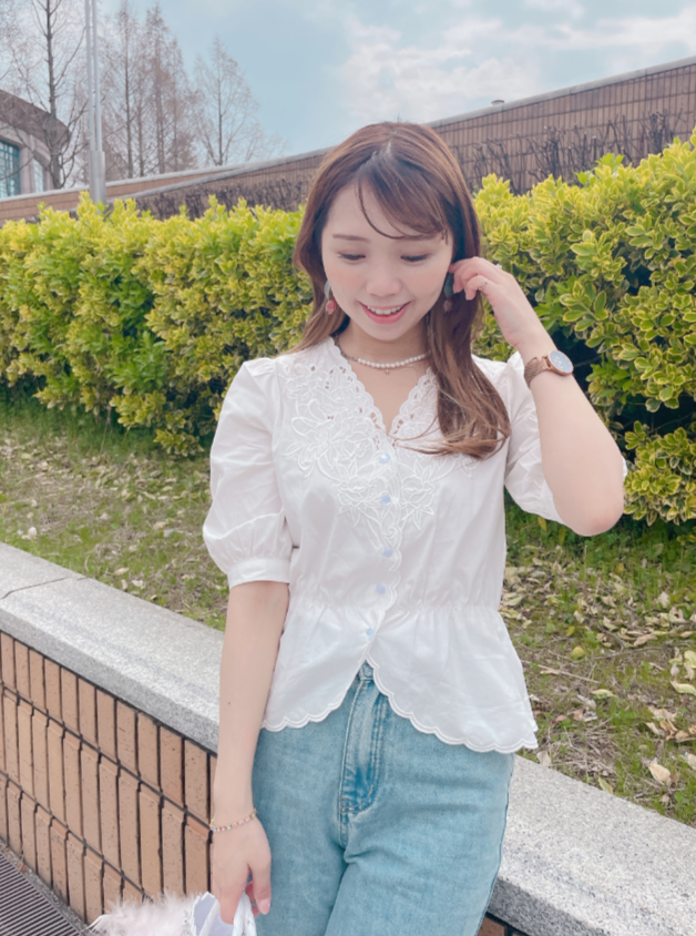 フレンチ刺繍ブラウス