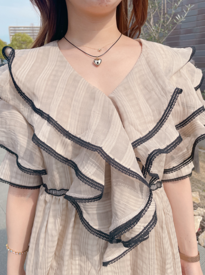 フリルチュニック