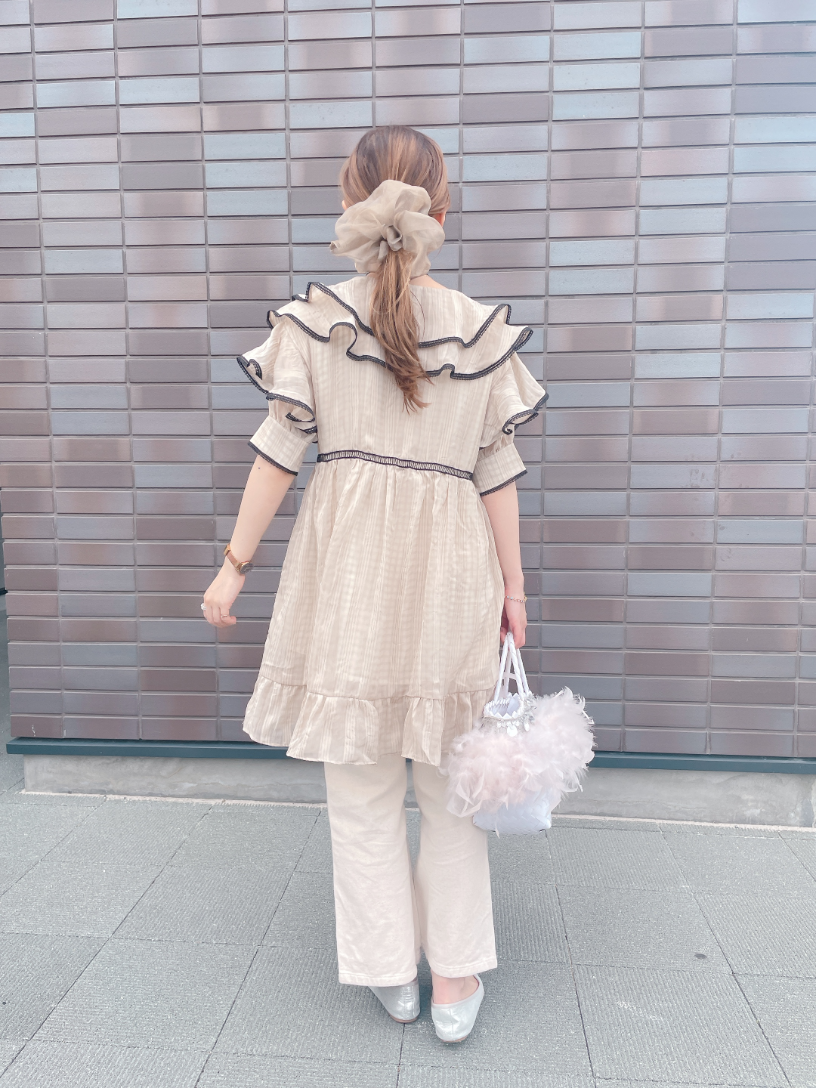 フリルチュニック