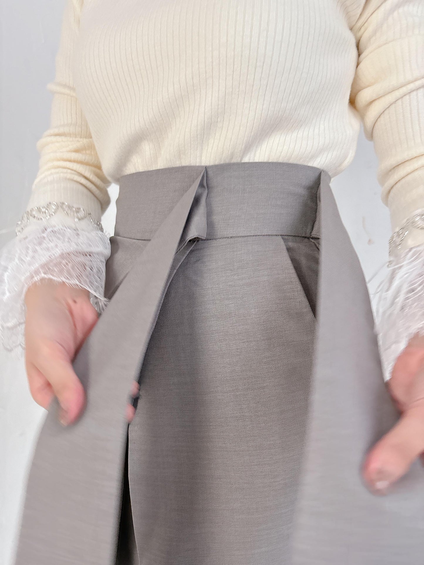 リボンラップ風テーパードパンツ