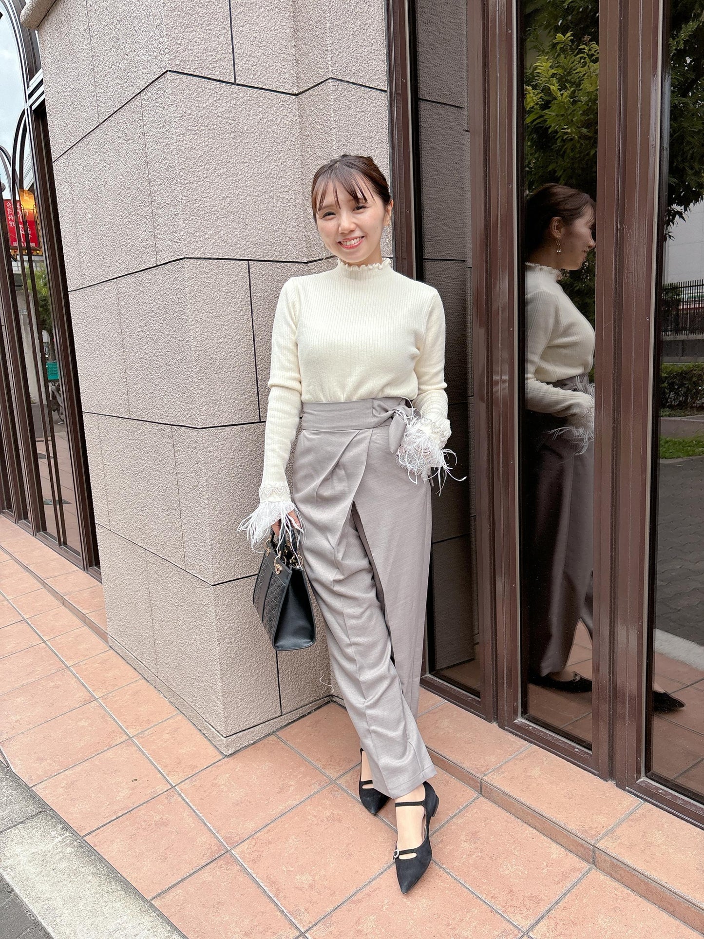 リボンラップ風テーパードパンツ