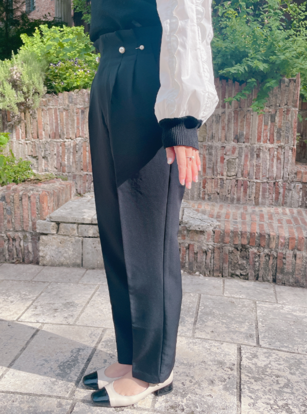 ウエストパールピンテーパードパンツ