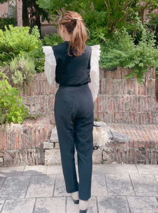 ウエストパールピンテーパードパンツ