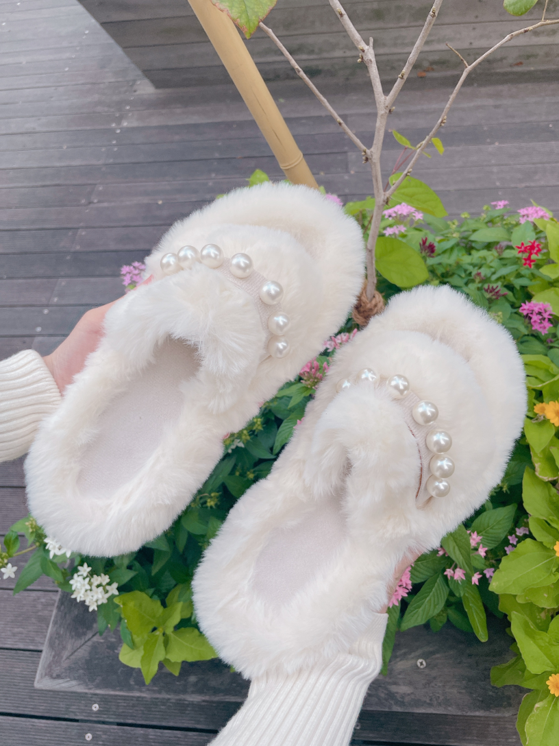 パール付きファースリッパ