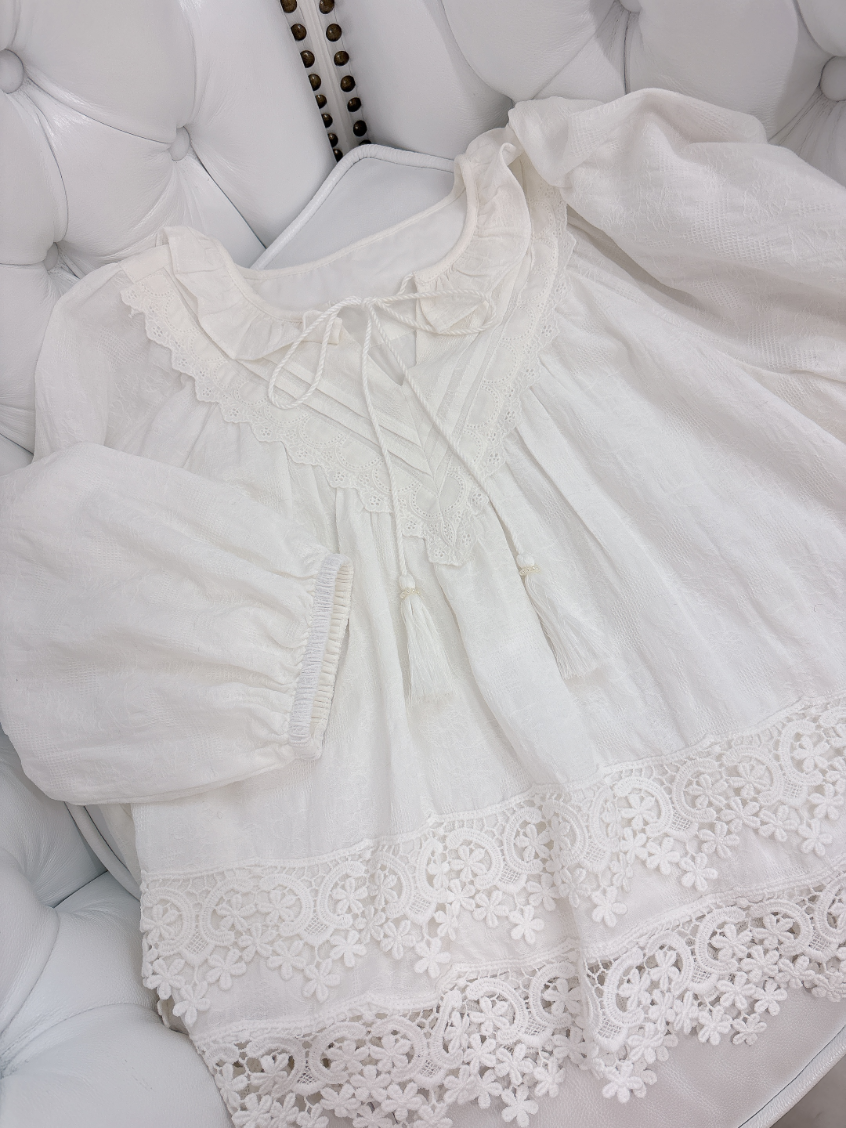裾レースコットンブラウス