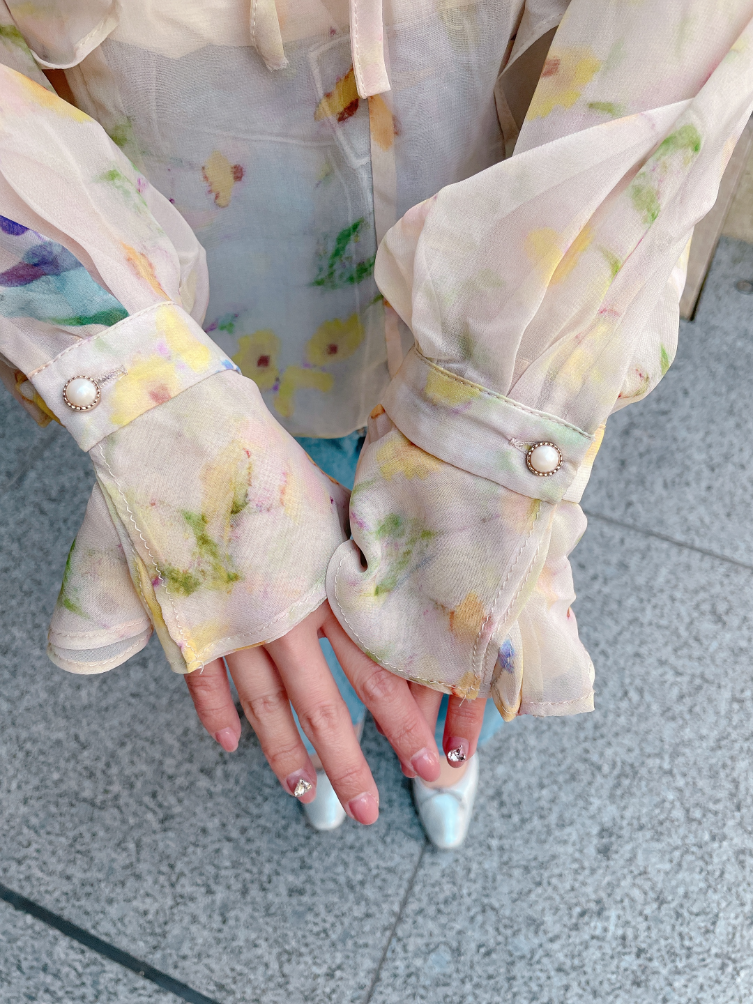 アネモネフリルブラウス