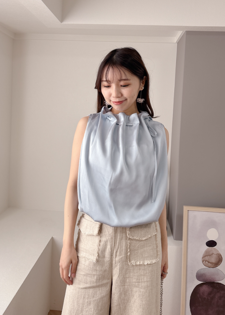 サイドリボンサテンブラウス