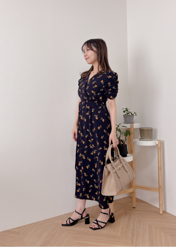 フラワーパワショルワンピース