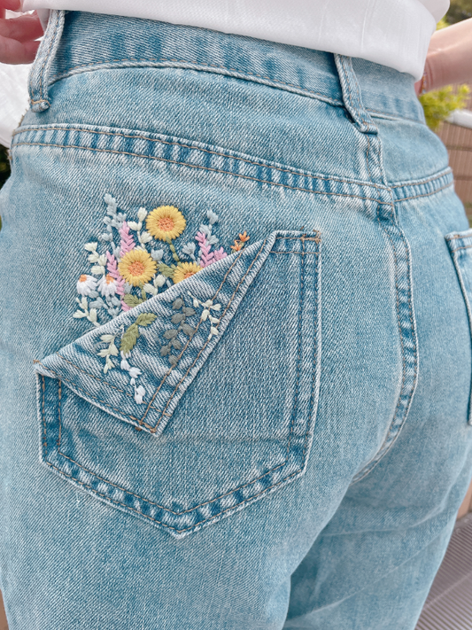 フラワー刺繍ストレートデニム