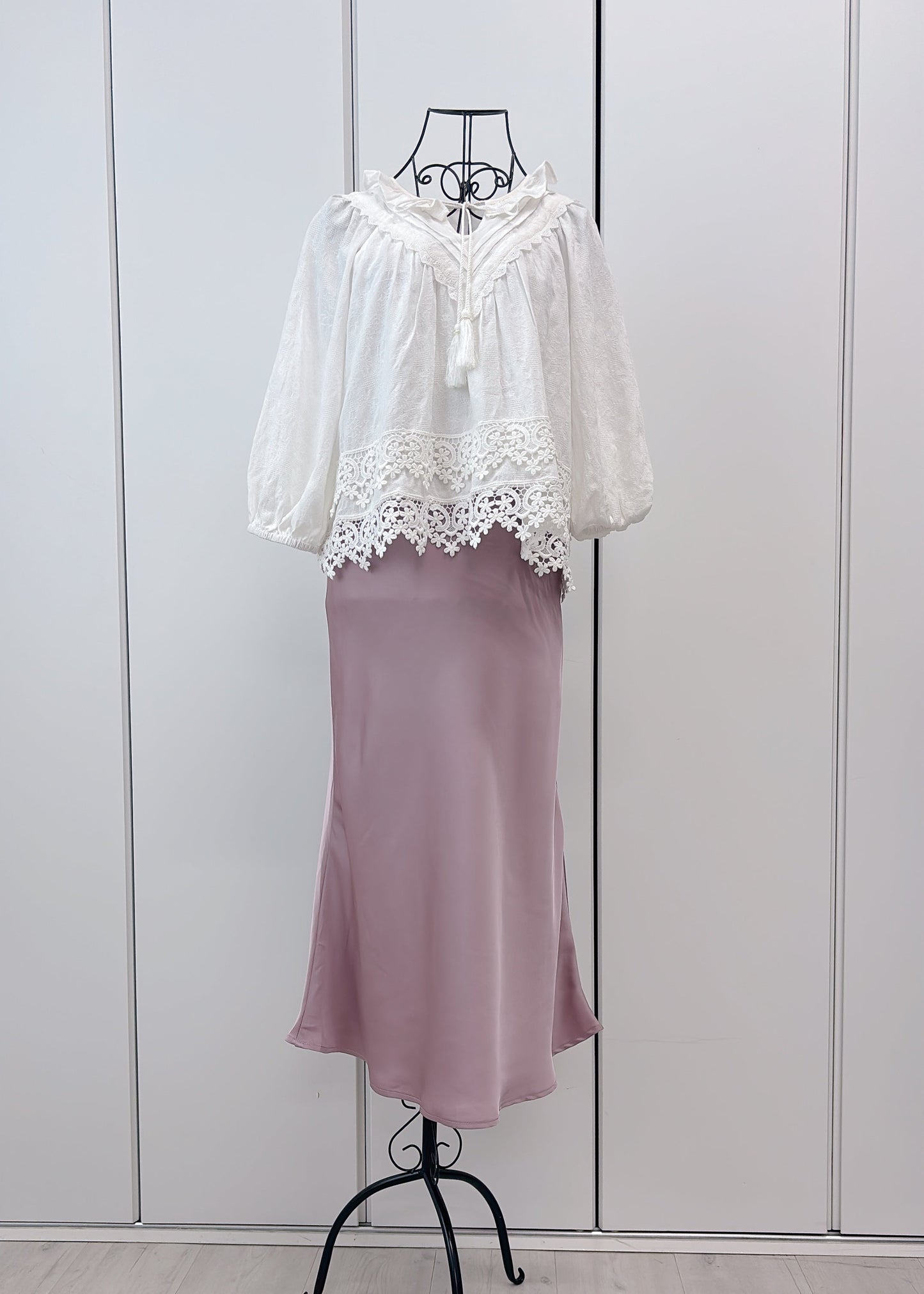 裾レースコットンブラウス