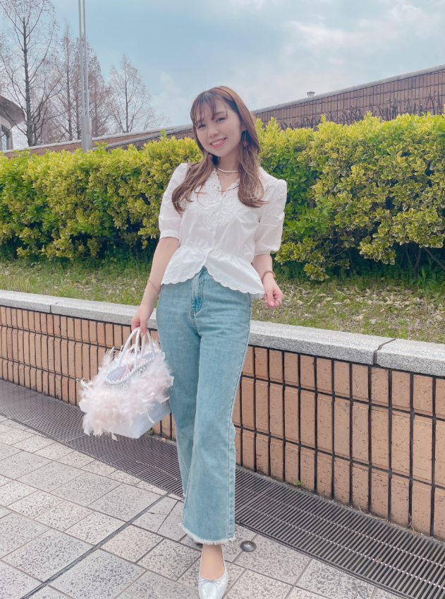 フレンチ刺繍ブラウス