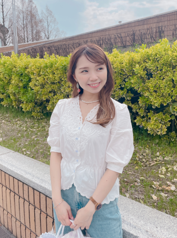 フレンチ刺繍ブラウス