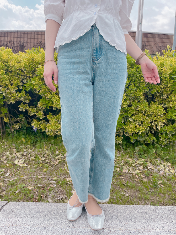 フラワー刺繍ストレートデニム