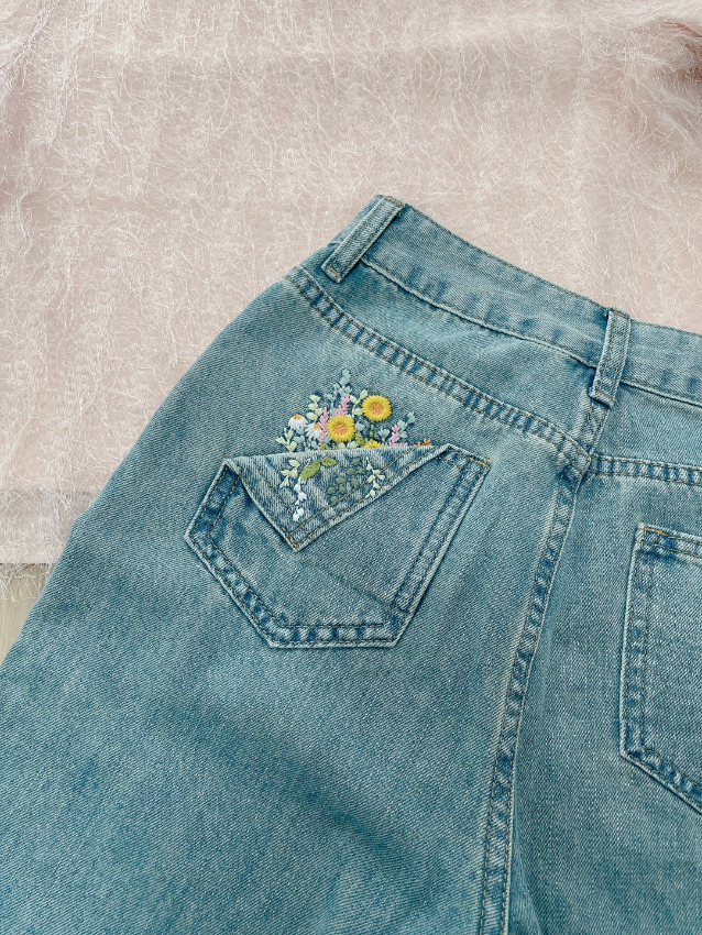 フラワー刺繍ストレートデニム
