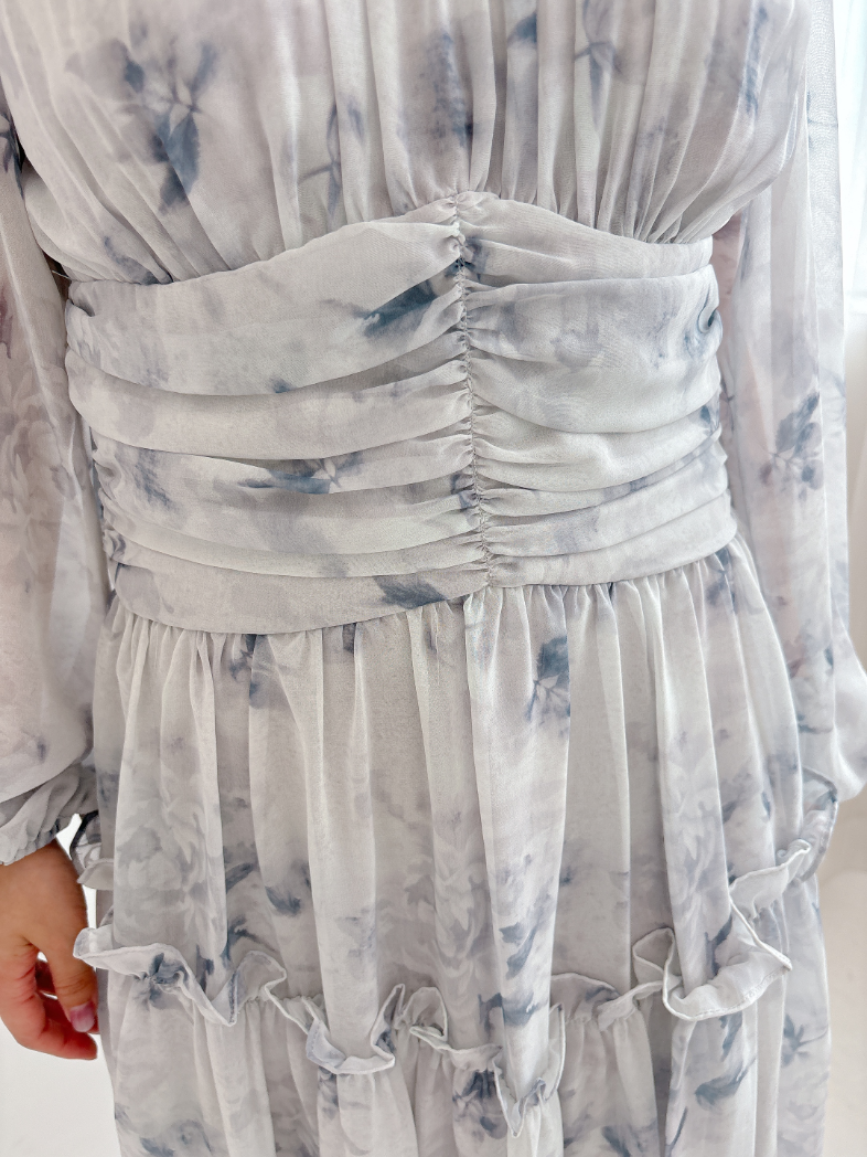 フローラルワンピース