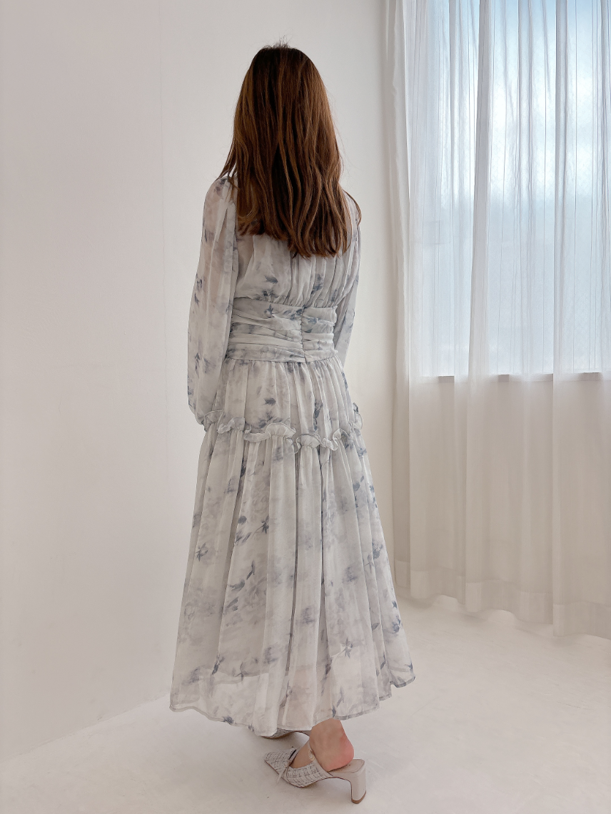 フローラルワンピース