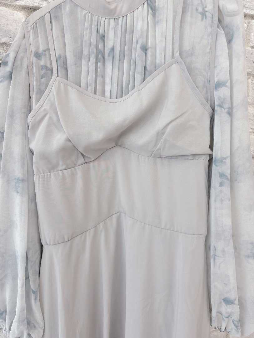 フローラルワンピース