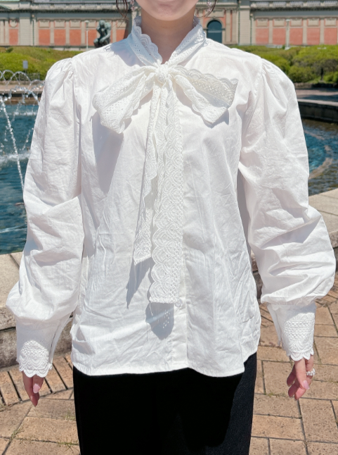 レースボウタイブラウス