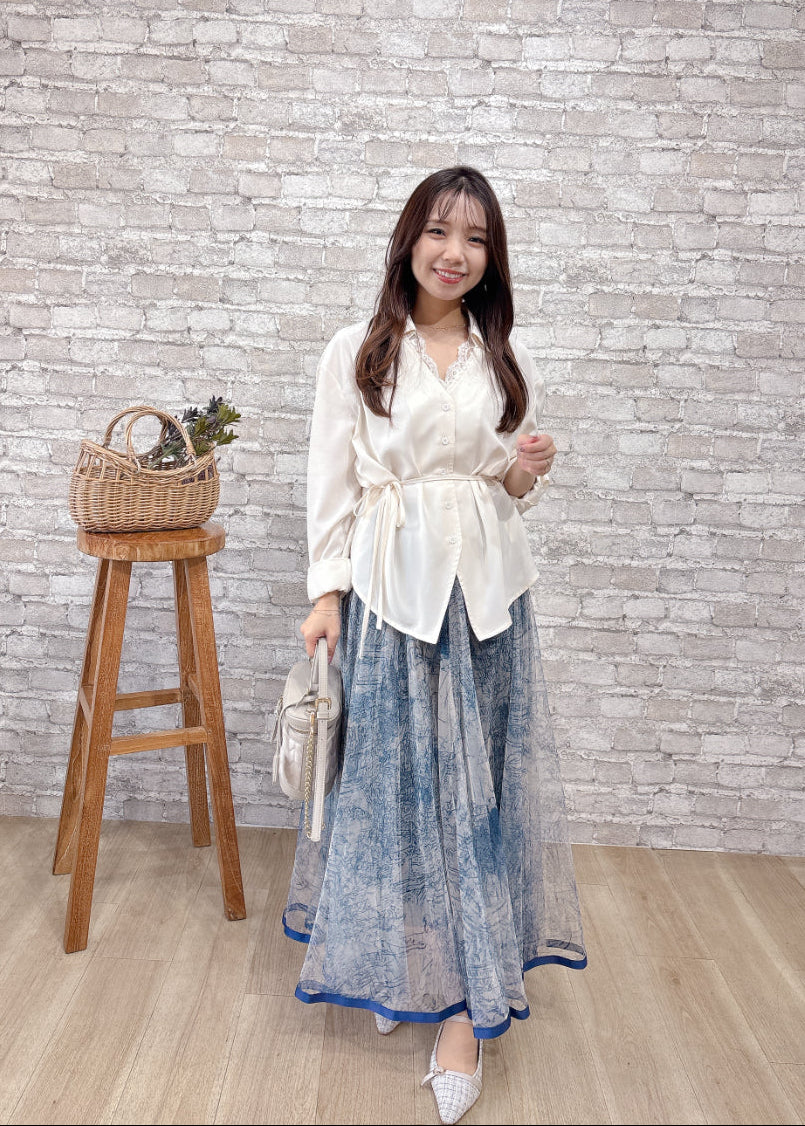 リボン付きシャツ