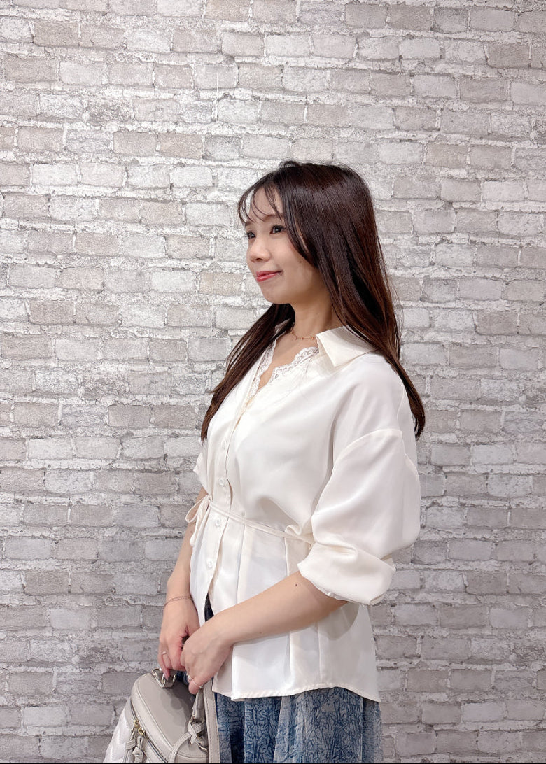 リボン付きシャツ