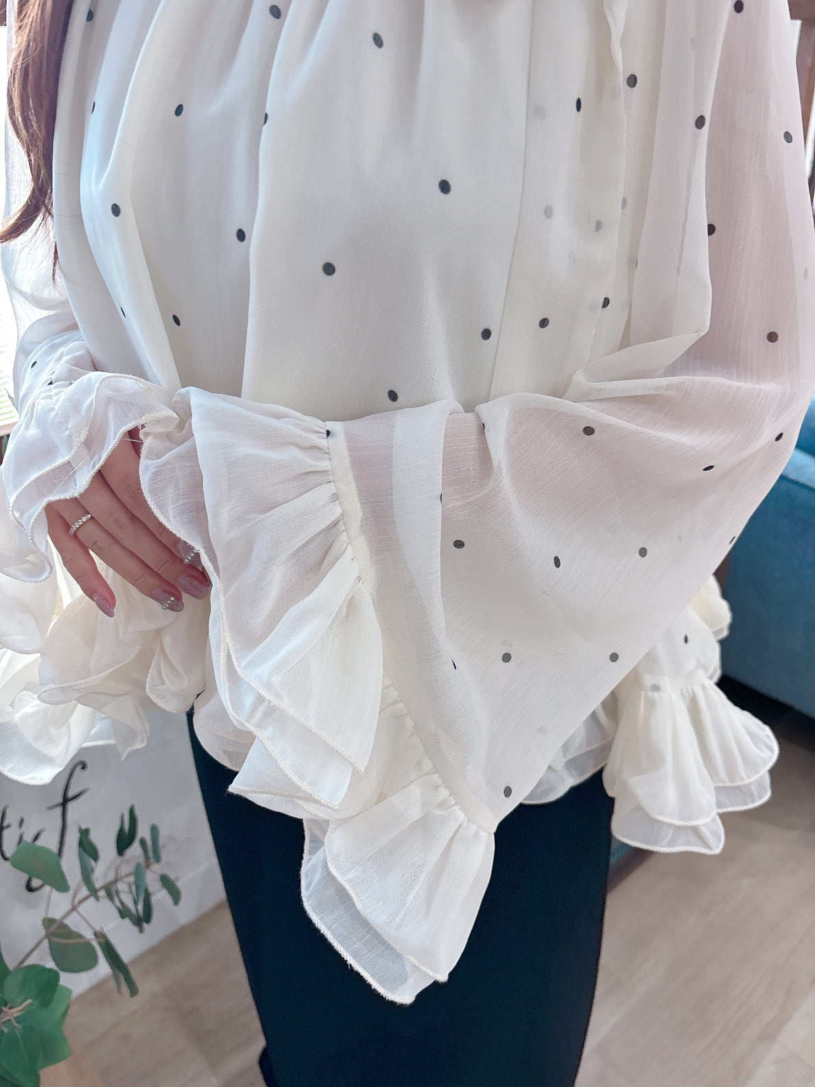 ドット柄シフォンブラウス