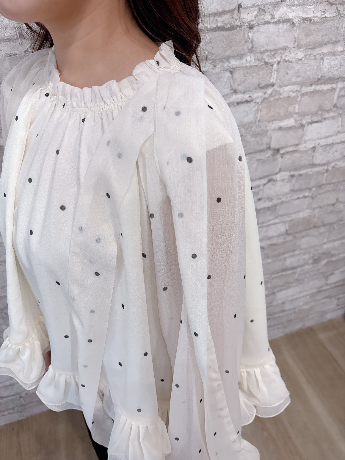 ドット柄シフォンブラウス
