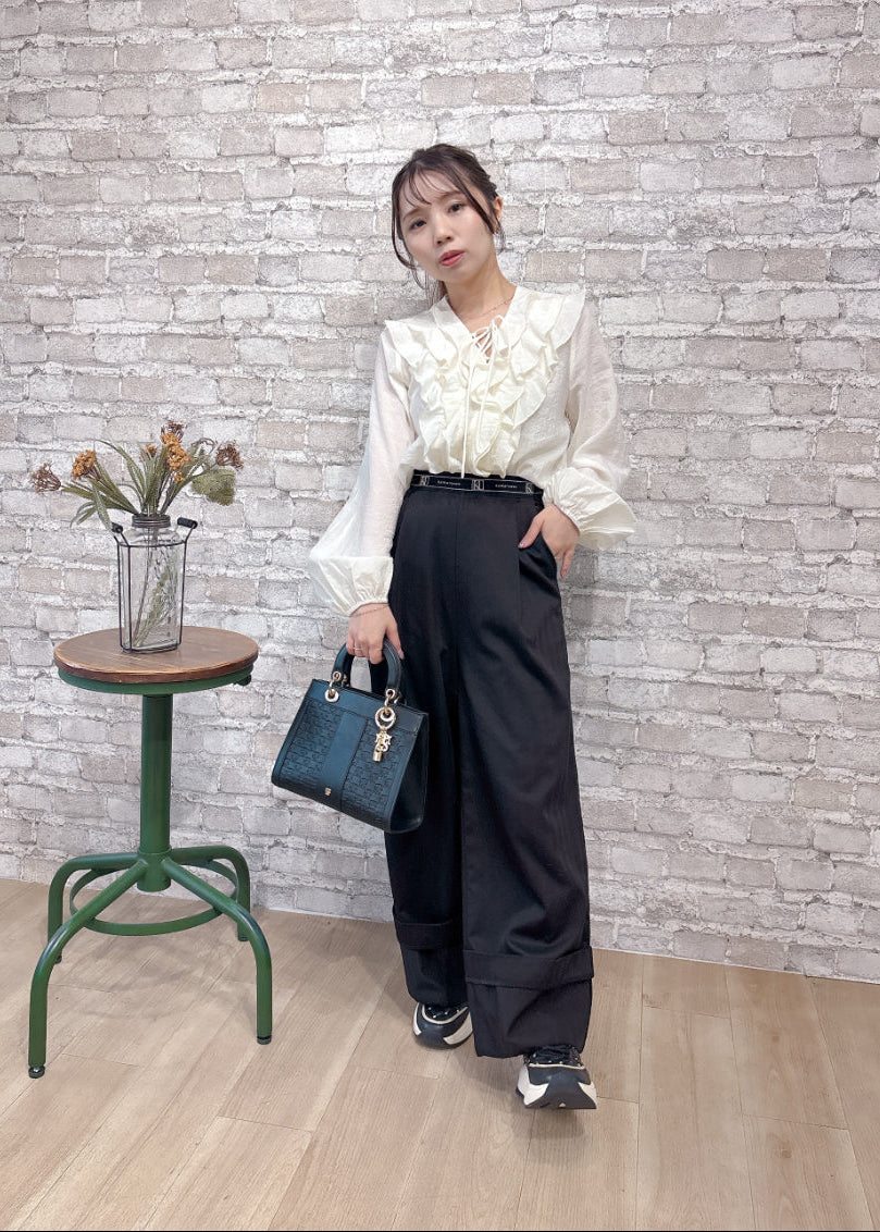 ボリュームフリルブラウス