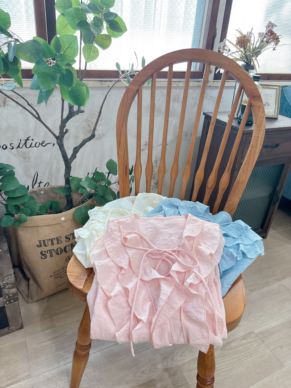 ボリュームフリルブラウス