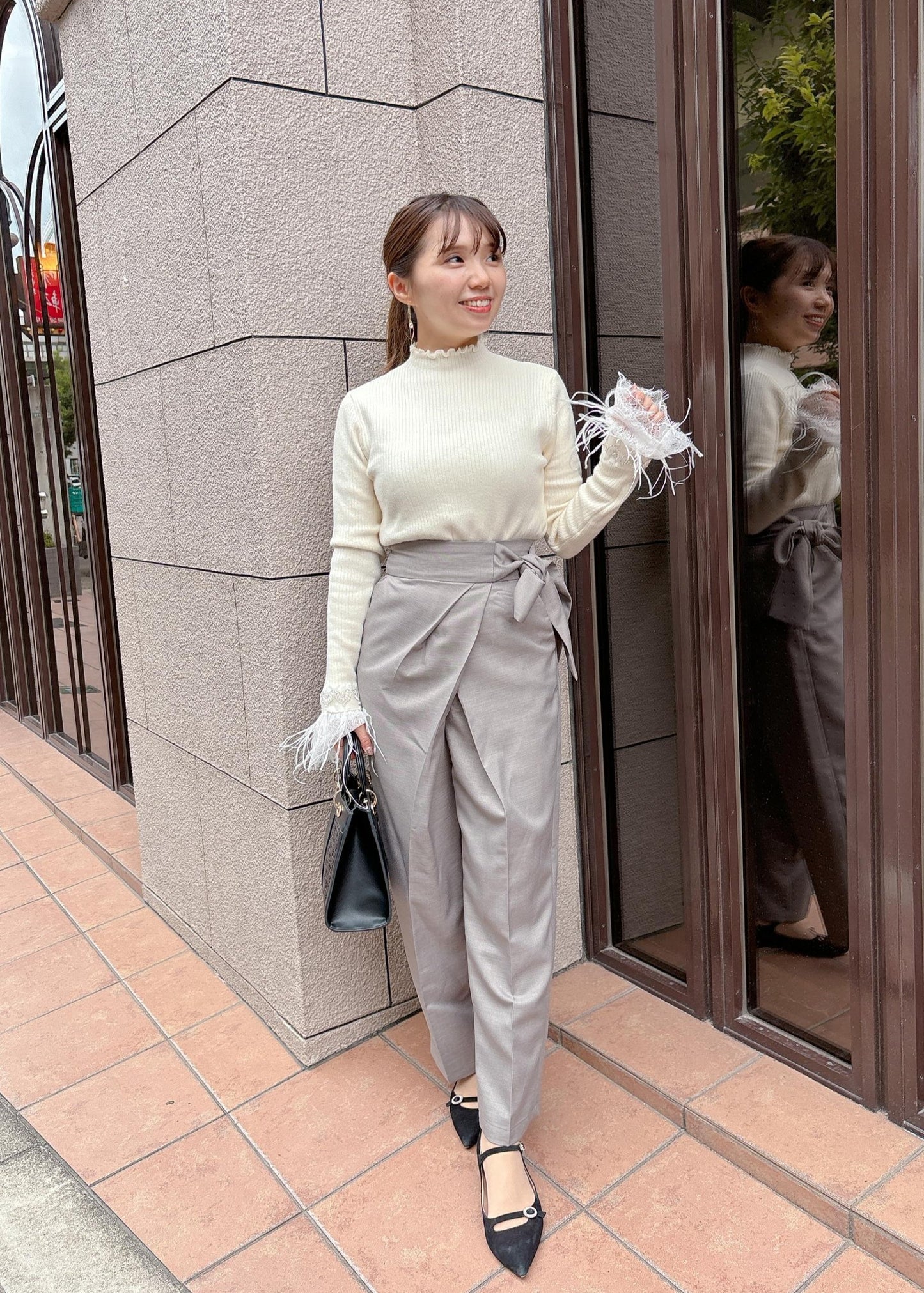 リボンラップ風テーパードパンツ