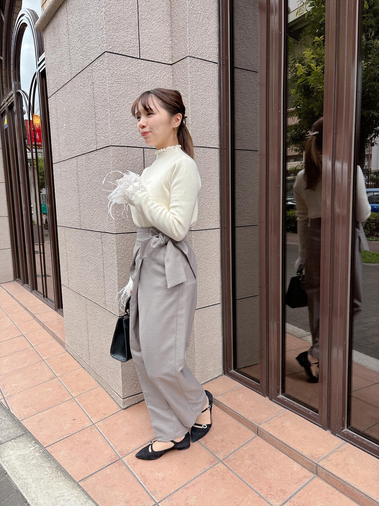 リボンラップ風テーパードパンツ