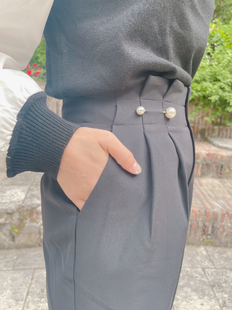 ウエストパールピンテーパードパンツ