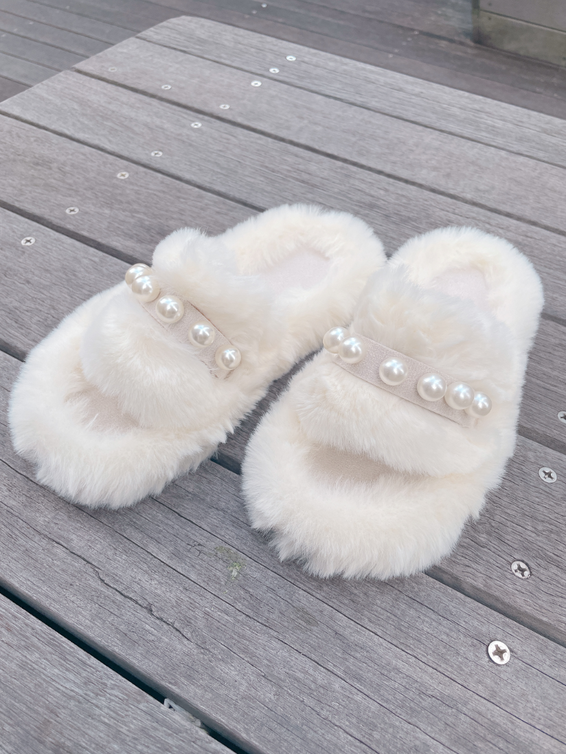 パール付きファースリッパ