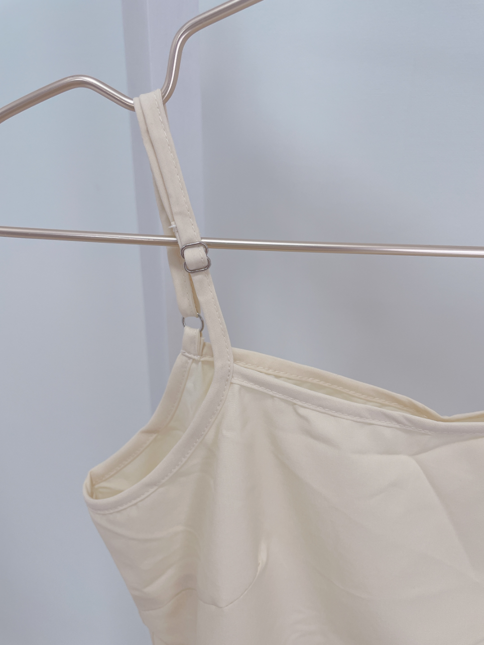 アネモネフリルブラウス