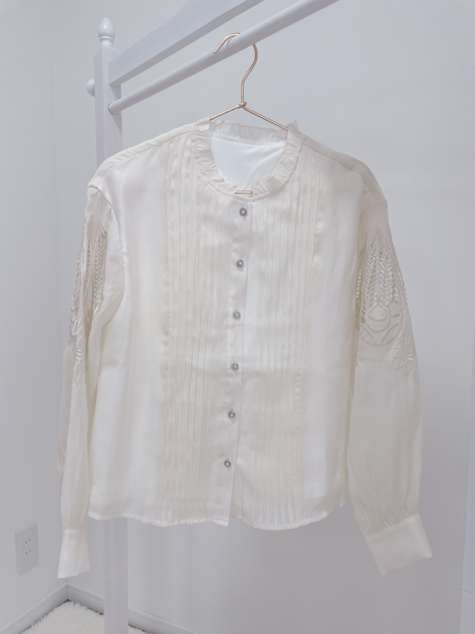 カットワーク刺繍シフォンブラウス