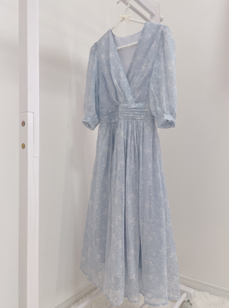 フローラルワンピース